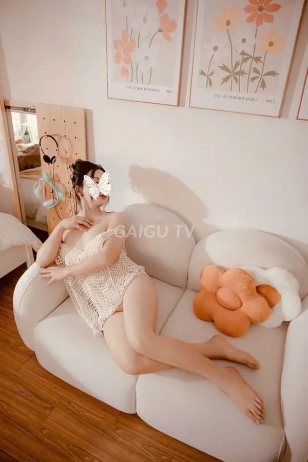 Dáng đẹp mông cong ngọt ngào Cát Tường 15