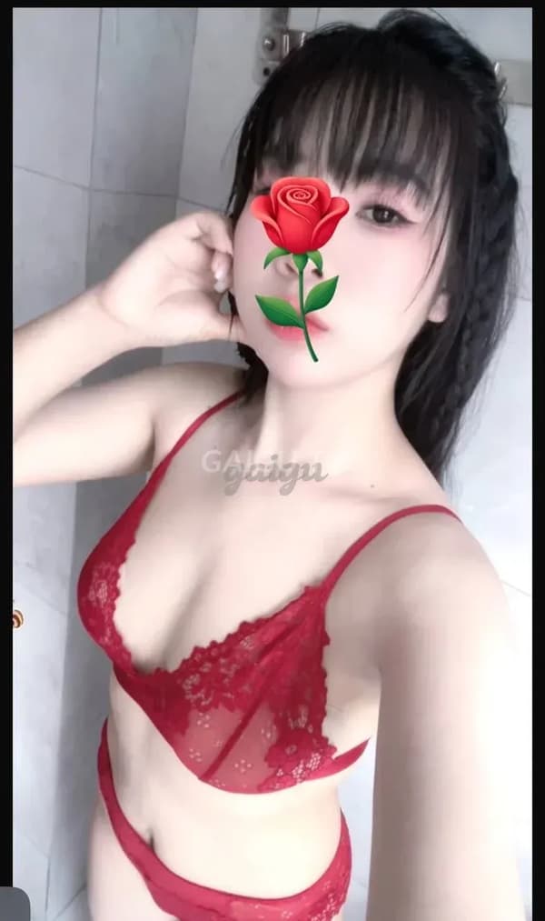 Bảo Bảo 98 Ngực Đẹp Nhiều nước 2680 500k Liên Chiểu – BJ · HJ · 28 tuổi 2