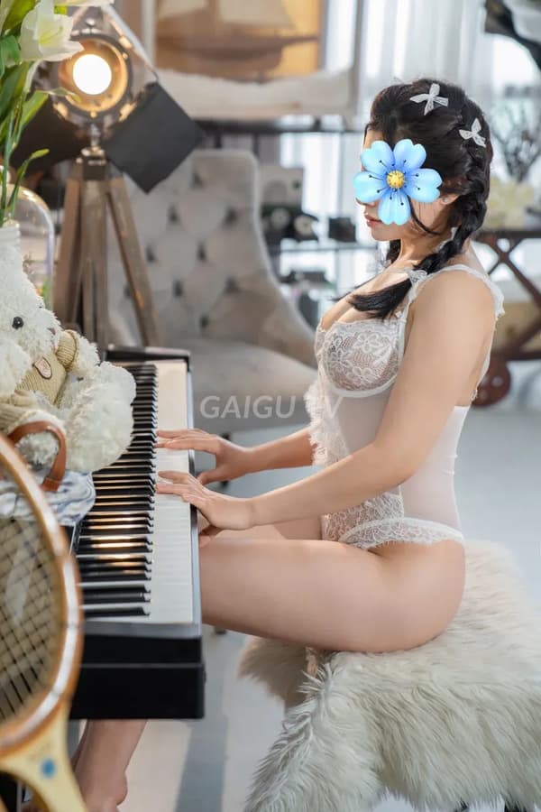 Huyền Quận 9 Sài Gòn 300k 6