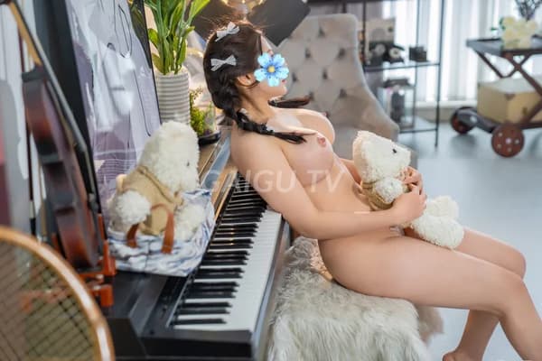 Huyền Quận 9 Sài Gòn 300k 14