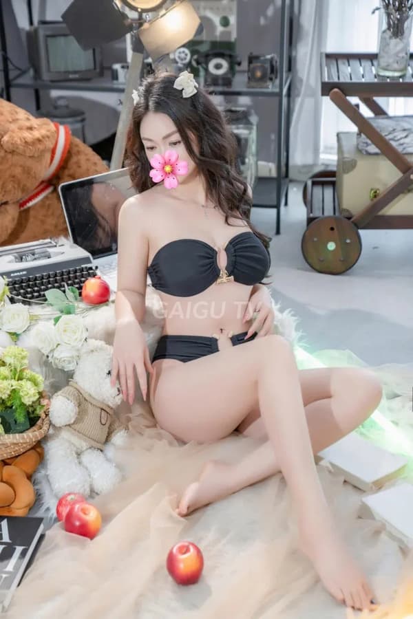 Yến Nhi chiều khách nhẹ nhàng như người yêu 3