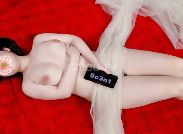 Da trắng mịn màng mông cong cực đã chiều khách nhiệt tình Bống 4
