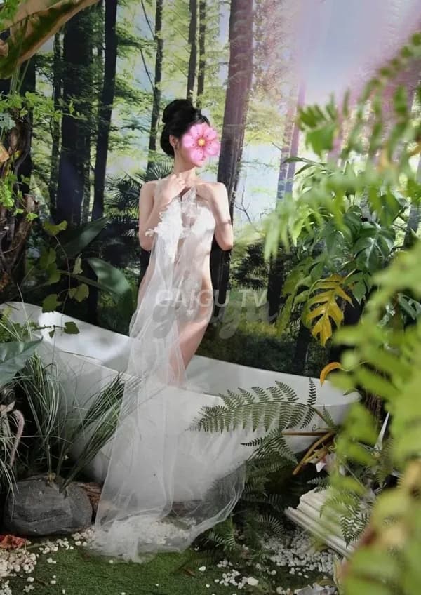 Em nhẹ nhàng nữ tính đầy đam mê Hân 6