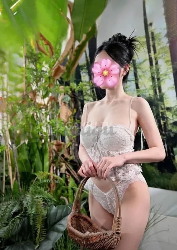 Em nhẹ nhàng nữ tính đầy đam mê Hân 10