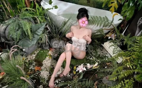 Em nhẹ nhàng nữ tính đầy đam mê Hân 11