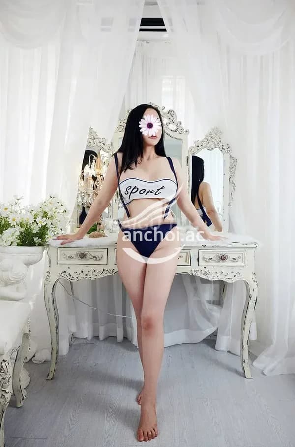 Thiên Ngân mặt xinh sắc sảo ngực to mông cong phục vụ nhiệt tình 8