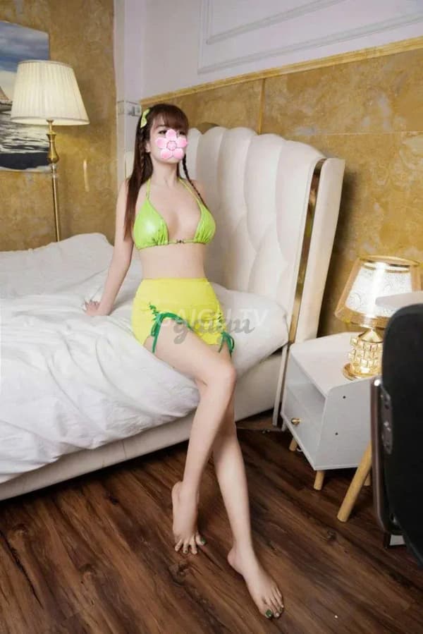 Khả Nhi nhẹ nhàng tình cảm dễ gần 8