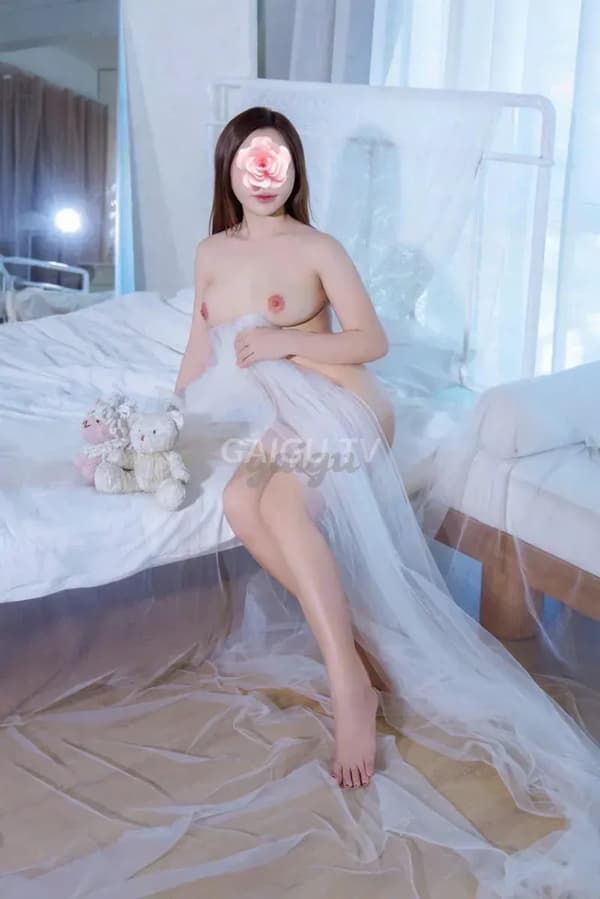 Thanh Vy chân dài hotgirl Hoàng Mai 400k 14