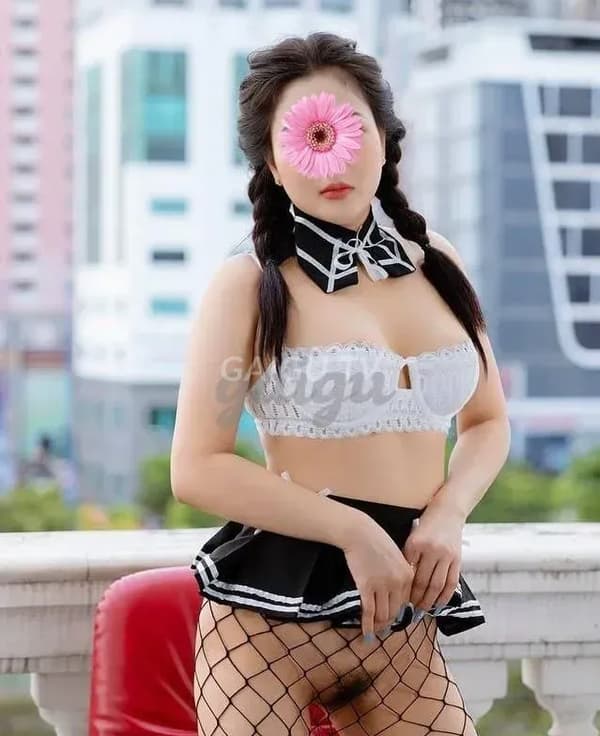 Khánh Quỳnh Mê Linh 400k dáng nhỏ dâm đãng 2