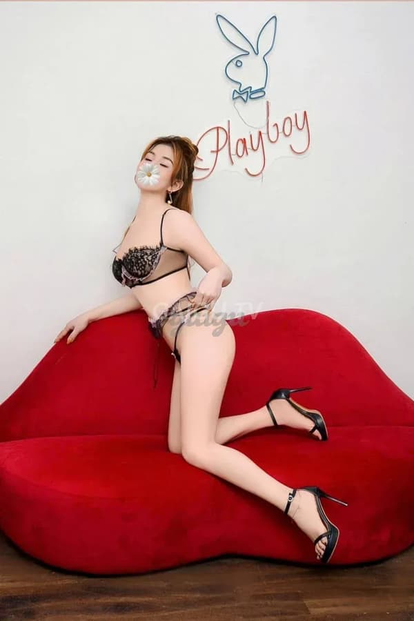 Ngọc Hân Long Biên 300k body nóng bỏng 31 tuổi 8