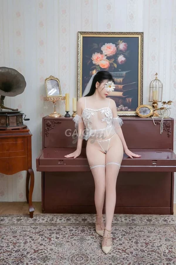 Hàng Long Biên: NGỌC ÁNH XINH DÂM PHỤC VỤ VUI VẺ NHƯ NY giá 300k 4