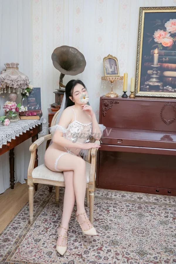 Hàng Long Biên: NGỌC ÁNH XINH DÂM PHỤC VỤ VUI VẺ NHƯ NY giá 300k 9