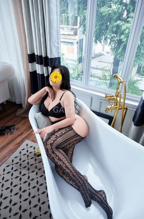 Ngọc Oanh xinh lung linh tại Trảng Bom 250k 16