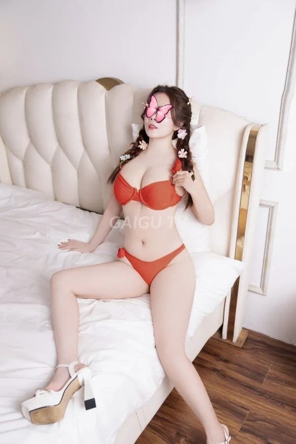Gái gọi Rạch Giá NHÃ KỲ GIRL VĂN PHÒNG XINH XẮN VÚ TO 350k 2