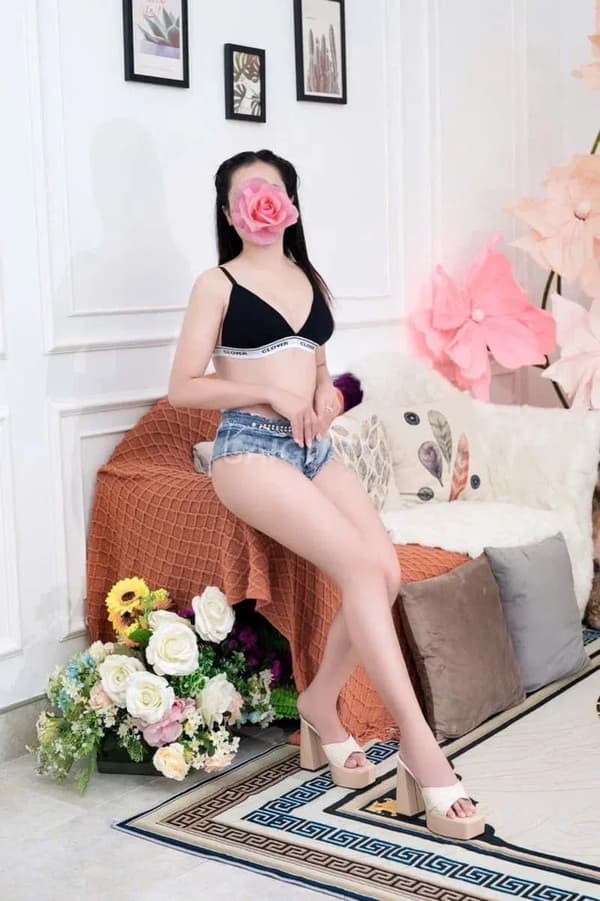Ngọc Nhi xinh đẹp, phục vụ nhẹ nhàng như người yêu 4