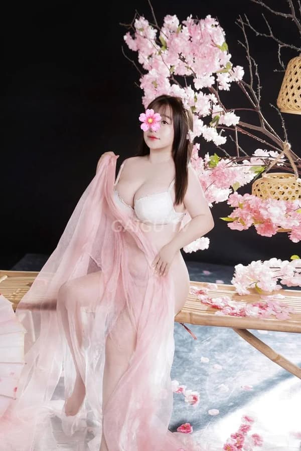 Mỡ Quận 9 Sài Gòn 300k bú liếm siêu đã 4