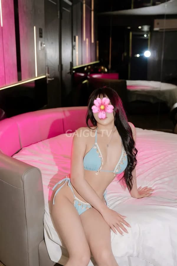 Hà Linh Gò Vấp mới về 400k mặt xinh dâm tự nhiên 16