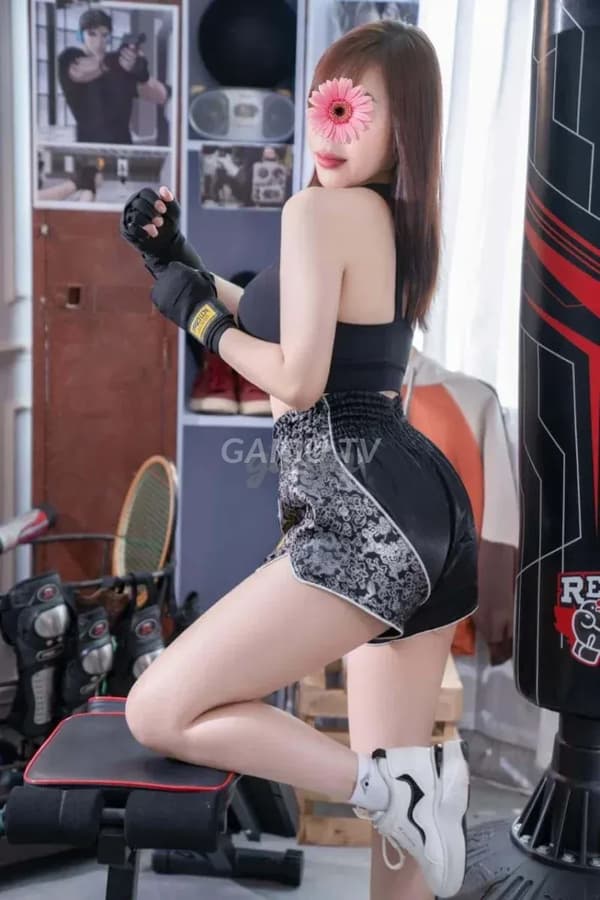 Thiên Thiên dáng 3 vòng chuẩn lai Tây phục vụ nhiệt tình 14