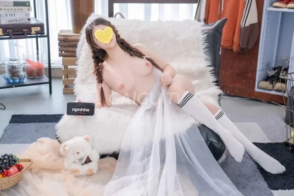Nhi da trắng dáng chuẩn phục vụ nhiệt tình 15
