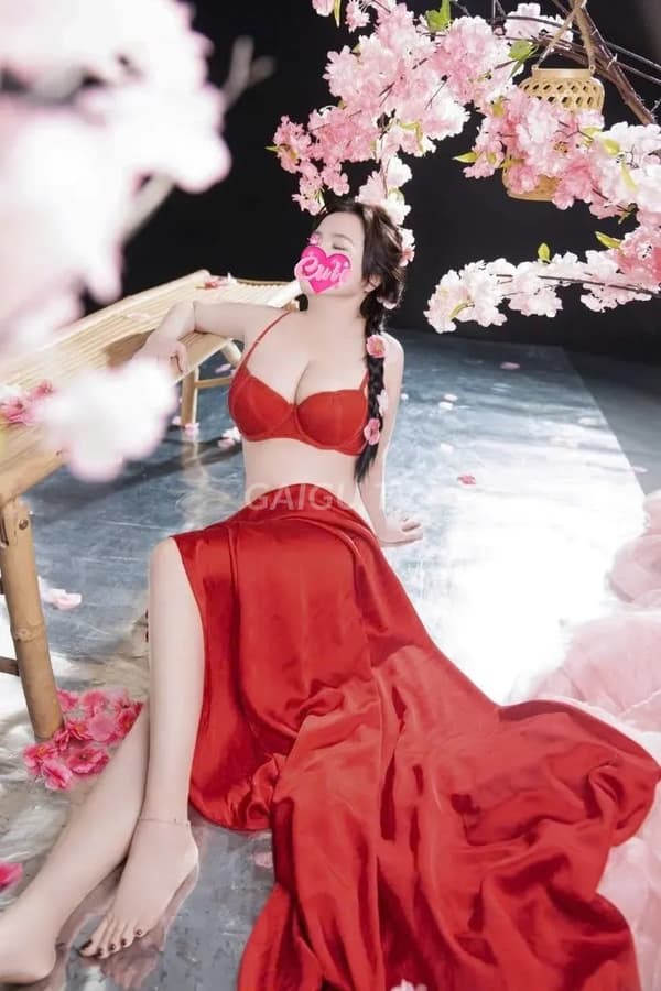 Clip Sexy chiều khách nhiệt tình 12