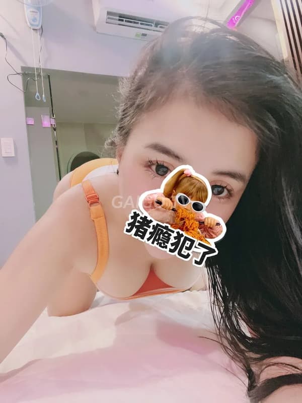 Kỳ Kỳ nhiệt tình chiều khách hết mình 6