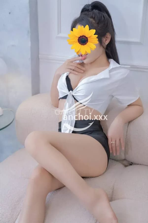Thu Hiền phục vụ ân cần chu đáo 9