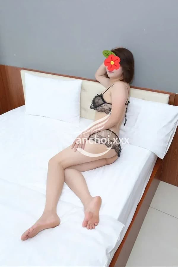 Thanh Trà V1 to tròn hàng thật mông to dáng đẹp 2