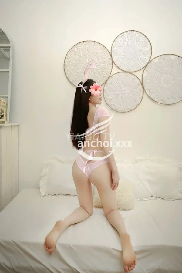 Ngọc Nhi chiều khách nhẹ nhàng như người yêu 14
