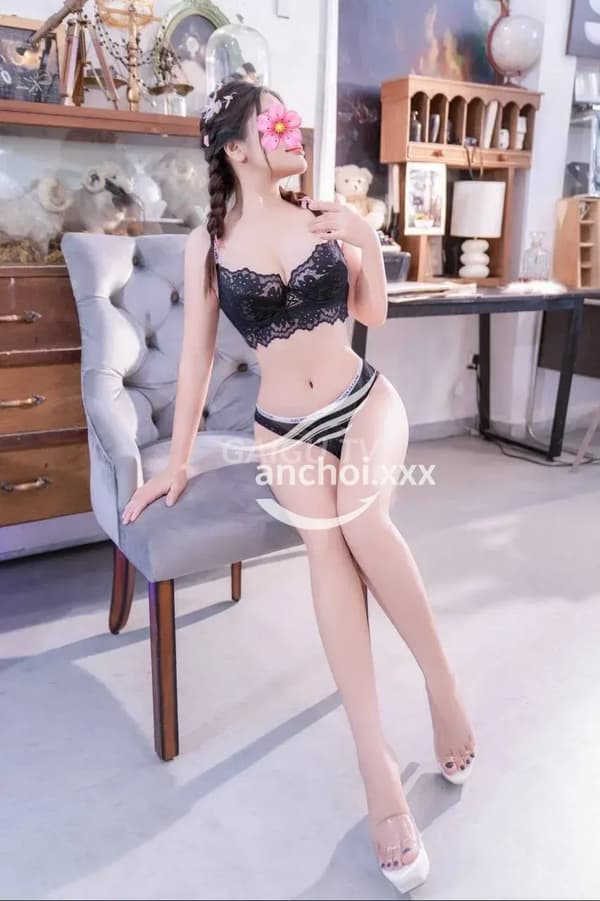 Xuka body nuột nà như mẫu JAV phục vụ nhiệt tình hết mình 3