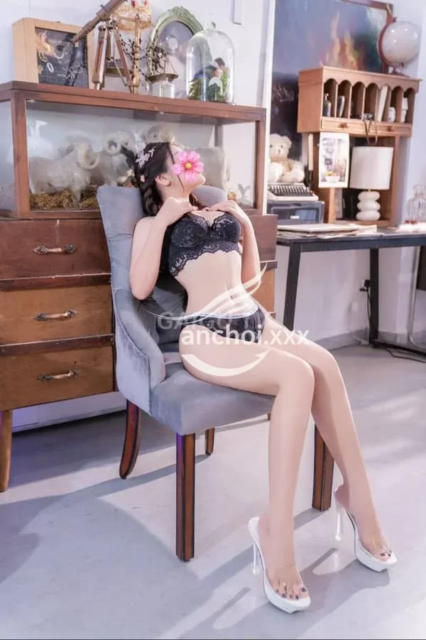 Xuka body nuột nà như mẫu JAV phục vụ nhiệt tình hết mình 5