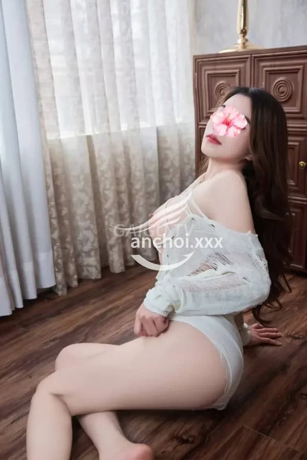 Quỳnh Anh nhiệt tình chiều khách như người yêu 8