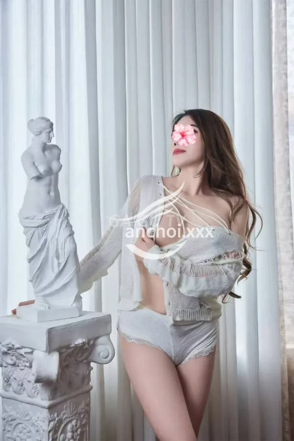 Quỳnh Anh nhiệt tình chiều khách như người yêu 7