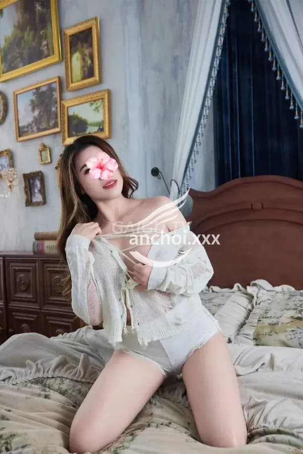 Quỳnh Anh nhiệt tình chiều khách như người yêu 6