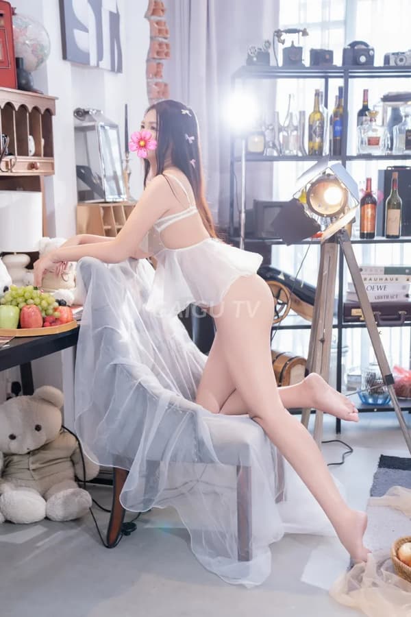 Ngọc Anh da trắng vú to mông cong dáng chuẩn nóng bỏng 3