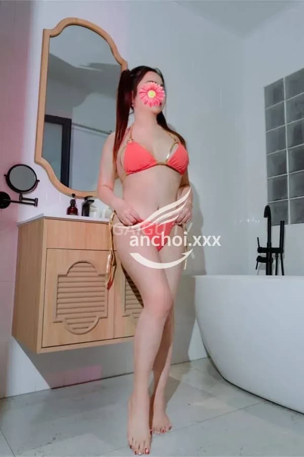 Ngọc Hân dáng cao ráo vú to nóng bỏng 6