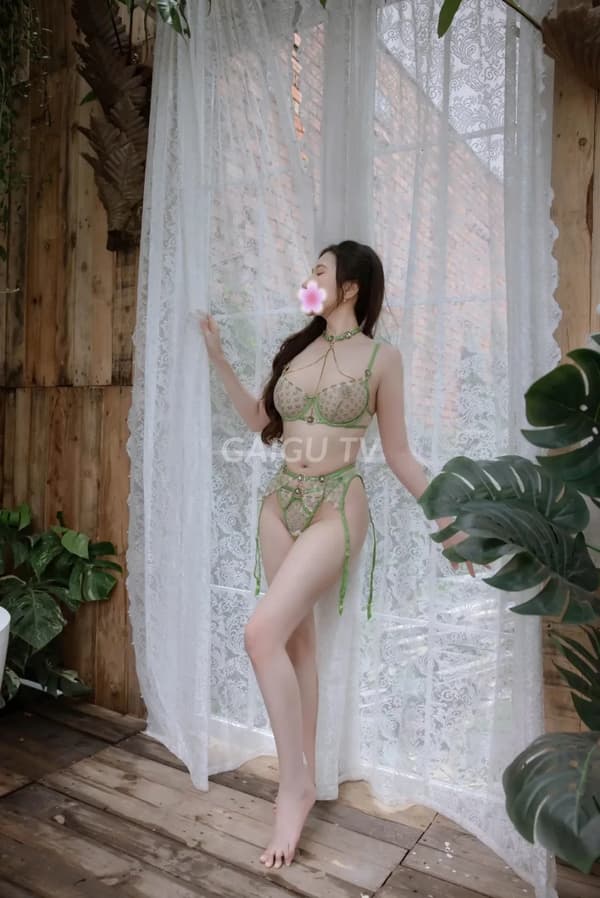 Tiểu My chiều khách nhiệt tình 6