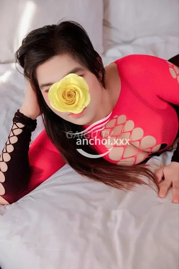 Bích Ngọc da trắng dáng chuẩn chiều khách hết mình 7