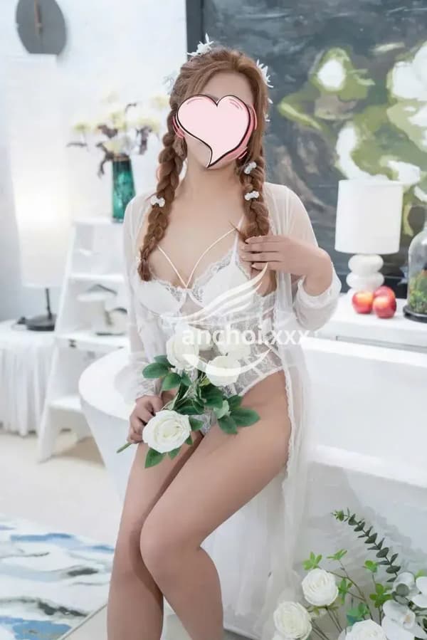 Ly Ly da trắng sáng mặt cực dâm phục vụ tình cảm nhiệt tình 5