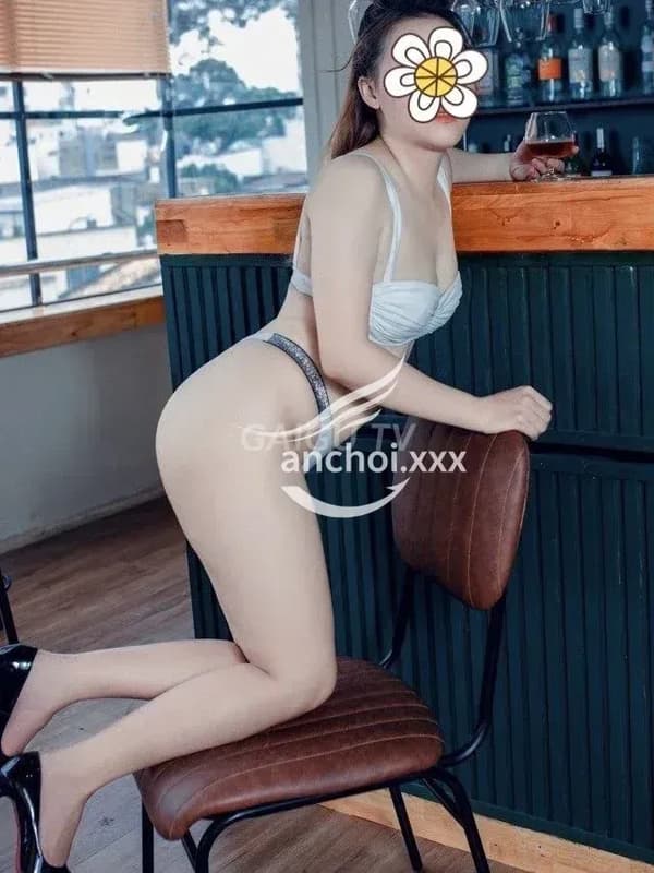 V I nóng bỏng chiều khách hết mình 17