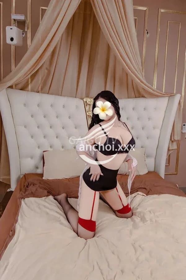 Như Ý body nóng bỏng gợi tình chiều khách nhiệt tình 3