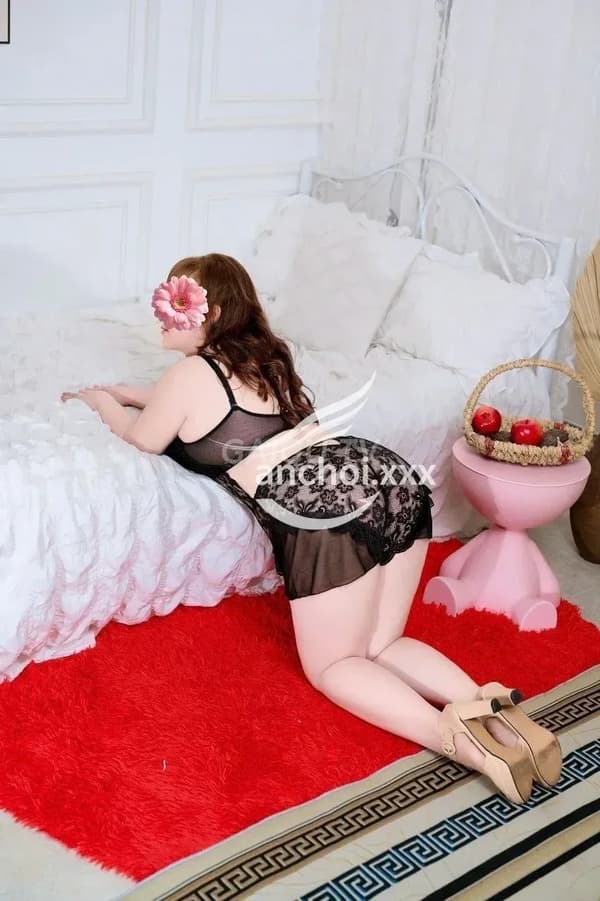 Clip Sex vú to mông cong chiều khách nhiệt tình 2
