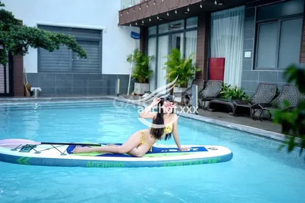 Cô Giáo da trắng ngọc, nhẹ nhàng tình cảm như người yêu 14