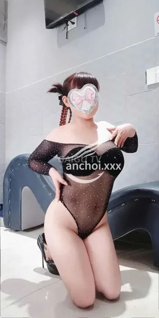 Hoài thu thần dâm 300k Dĩ An – BJ · Hôn môi · 32 tuổi 4