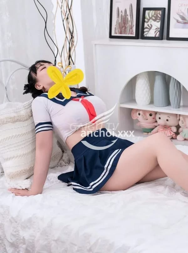 Gái múp ngoan nhiệt tình vú to mông cong Phương Uyên 7