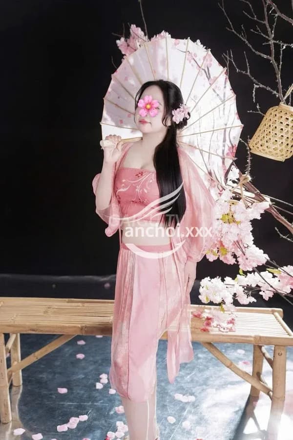 Dễ thương phục vụ nhiệt tình như người yêu Thuý Vy 4