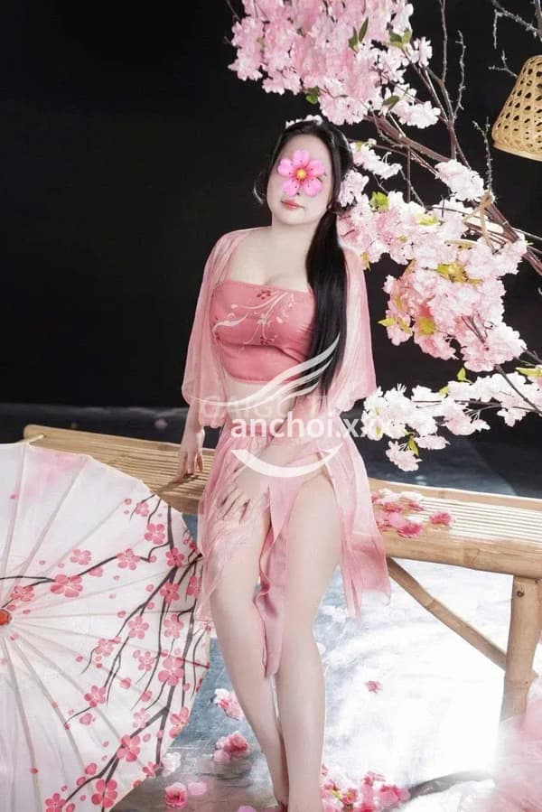 Dễ thương phục vụ nhiệt tình như người yêu Thuý Vy 12