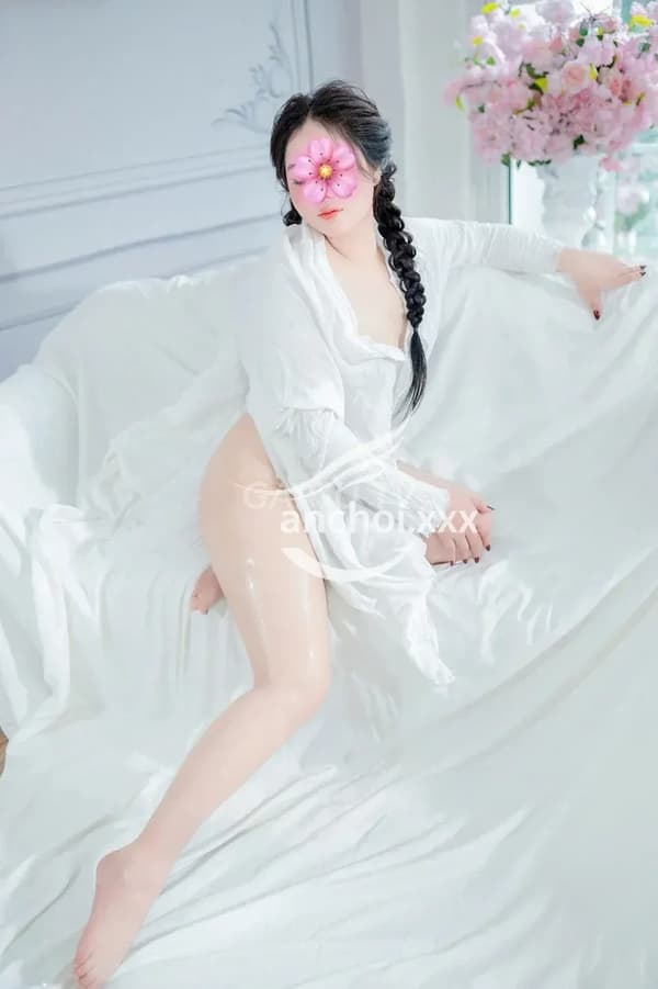 Quỳnh Chi dáng cao ráo thon gọn phục vụ tình cảm 13