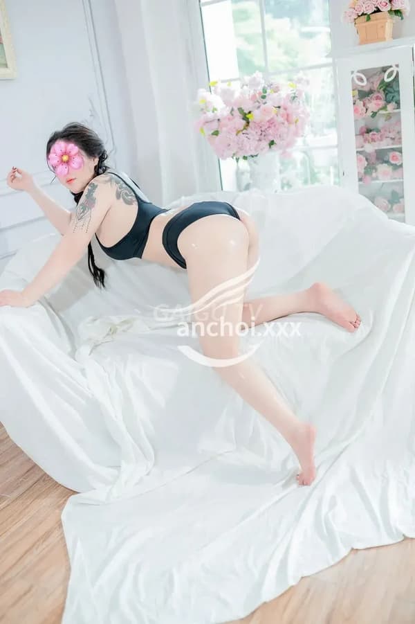 Quỳnh Chi dáng cao ráo thon gọn phục vụ tình cảm 14