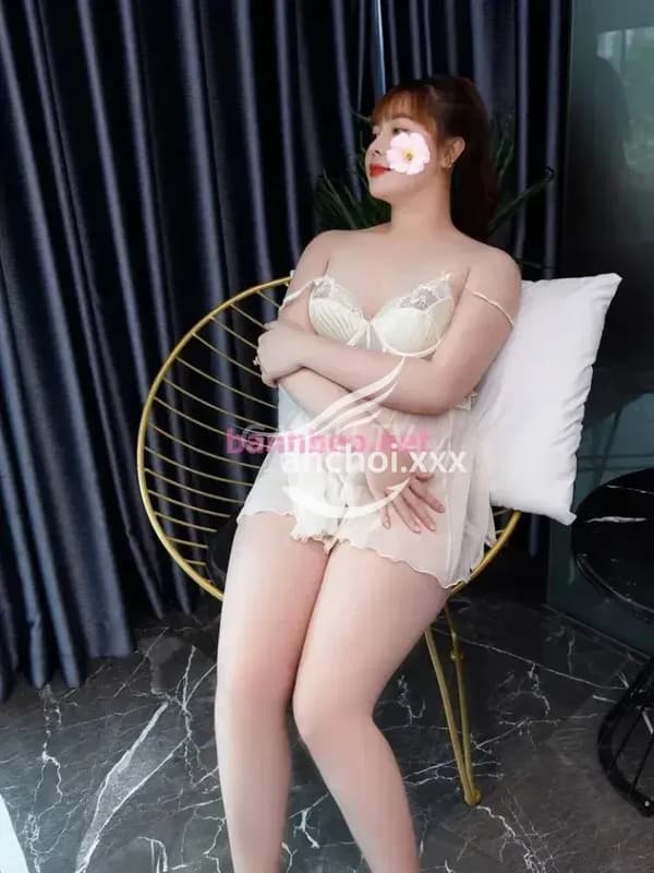 Hàng Rạch Giá: NGỌC ANH XINH XẮN LIẾM CU ĐÁ BI GOGGY giá 300k 7