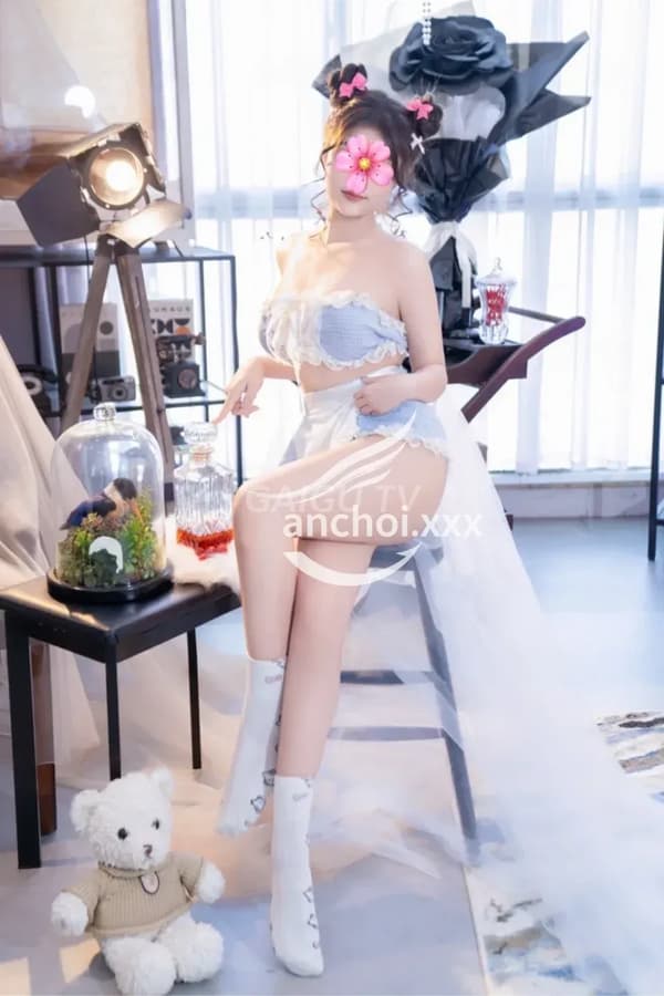 Em Sam non tơ xinh như búp bê da trắng dáng chuẩn phục vụ nhiệt tình 9